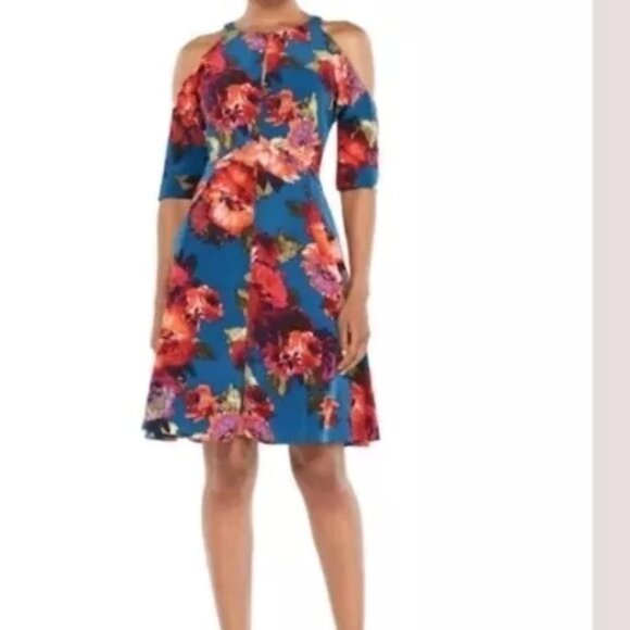 Maggy London Dresses & Skirts - Open Shoulder Maggie London Dress.